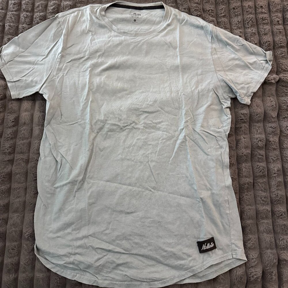 Hollister Hemmed T-Shirt